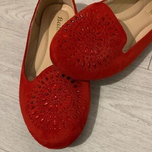 Vibrant Red Women's Flats with Artistic Cutout